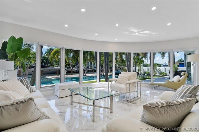 Building Photo - 207 Royal Palm Dr