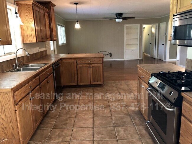 Building Photo - 310 S Audubon Blvd