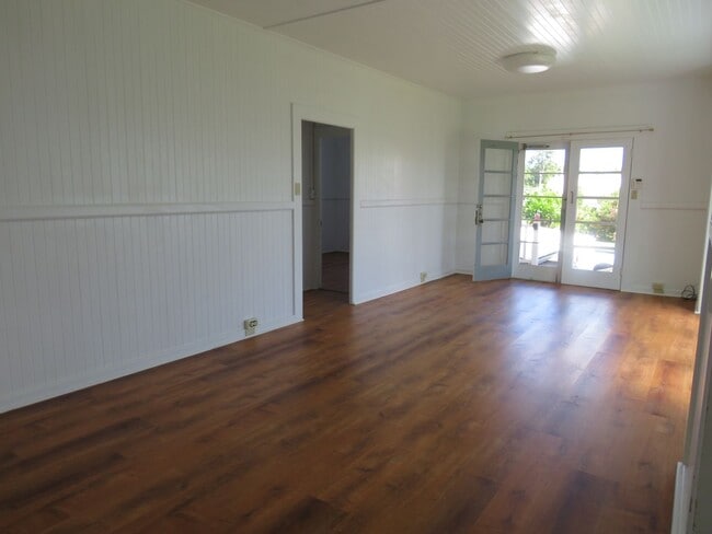 Building Photo - 18 Lono St