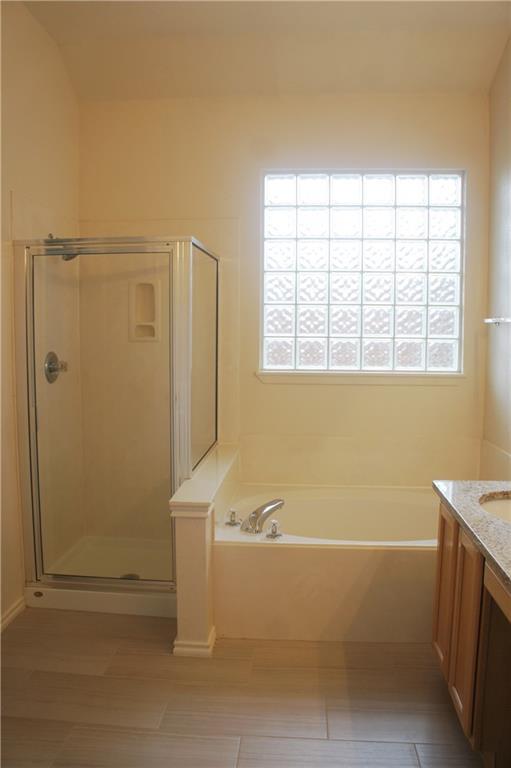 Building Photo - 13632 Campesina Dr