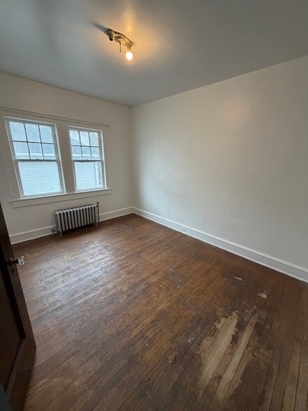 Building Photo - 517 Miles Ave