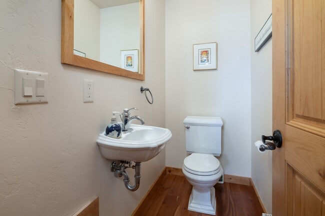 Building Photo - 8225 N Spring Gulch Rd