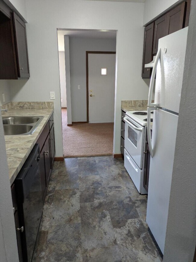 Building Photo - 4216 Foxfire Ct