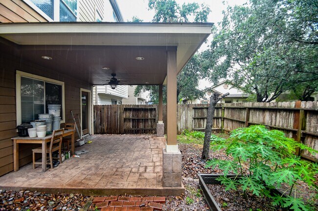 Building Photo - 3126 Clearview Cir