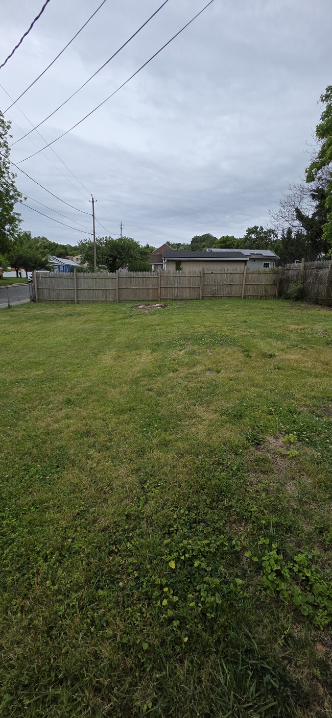 Building Photo - 203 Midland Ave