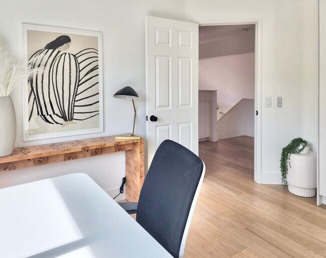 Building Photo - 8118 E Peacock Ln