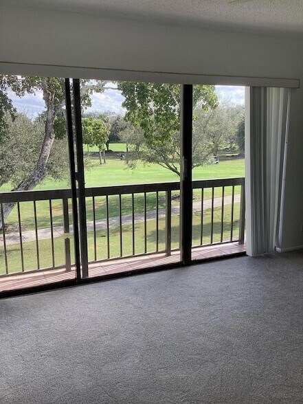 Building Photo - 00 Bridgewood Dr