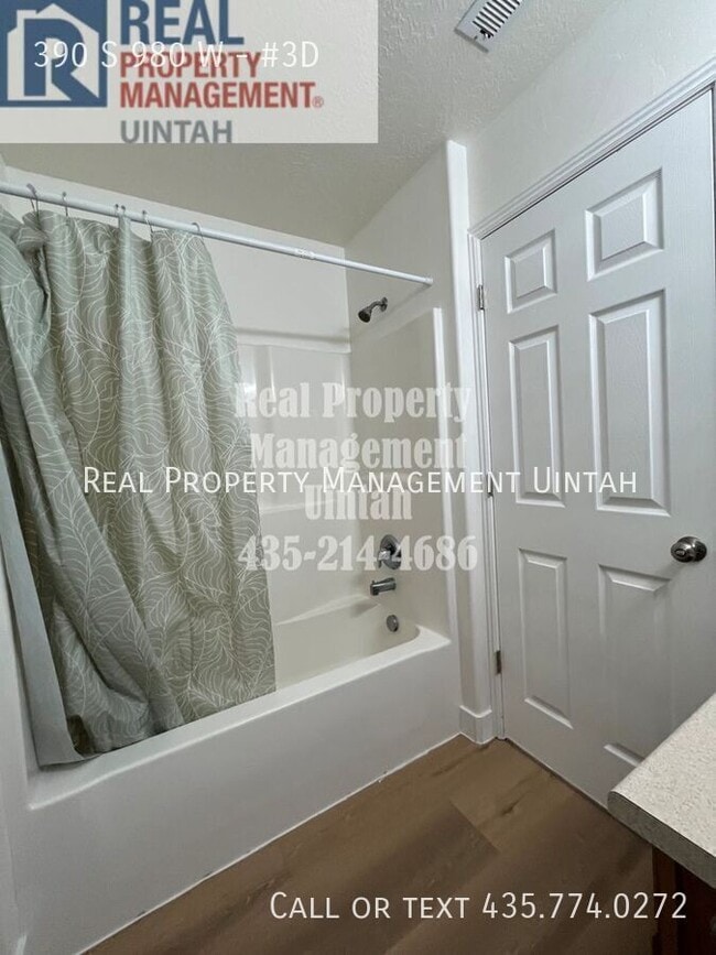 Building Photo - 390 980