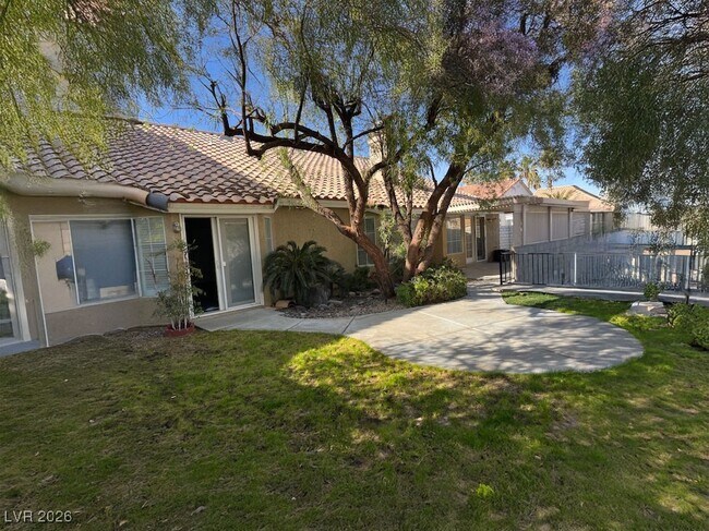 Building Photo - 16 Oak Hollow Ct