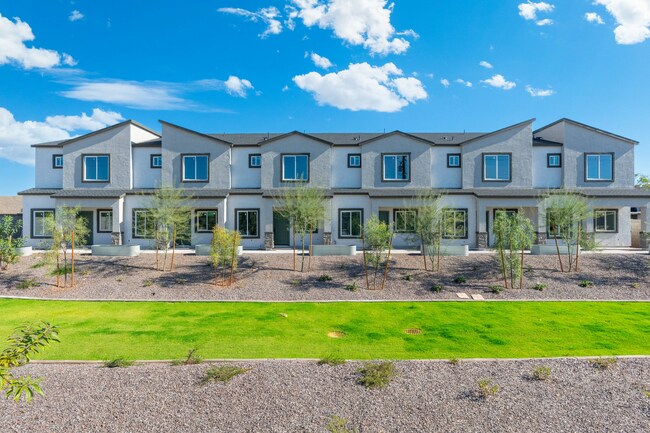 Primary Photo - South Mountain Shadows