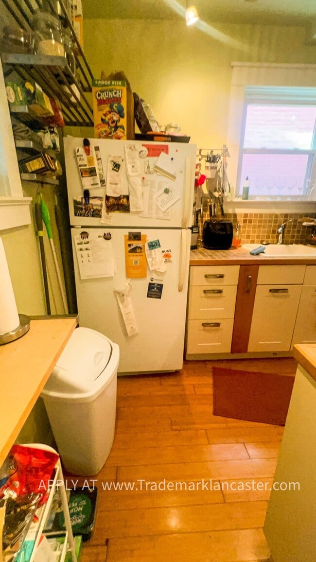 Building Photo - 40 N Plum St