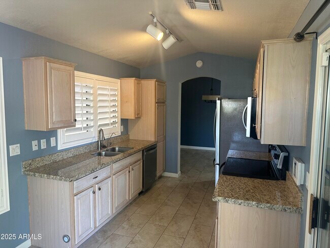 Building Photo - 14482 W Buffalo Trail