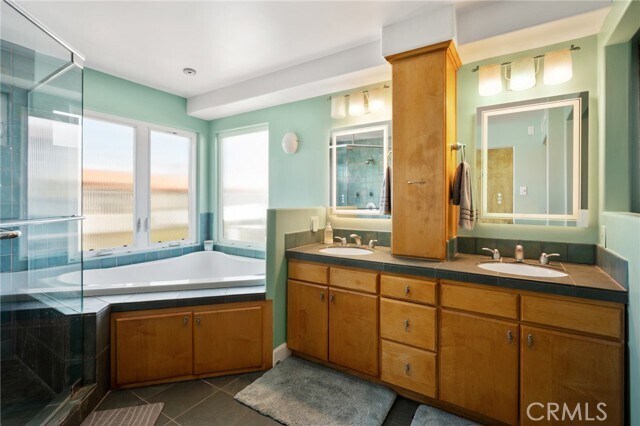 Building Photo - 310 30th St