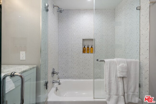 Building Photo - 22711 Margarita Dr