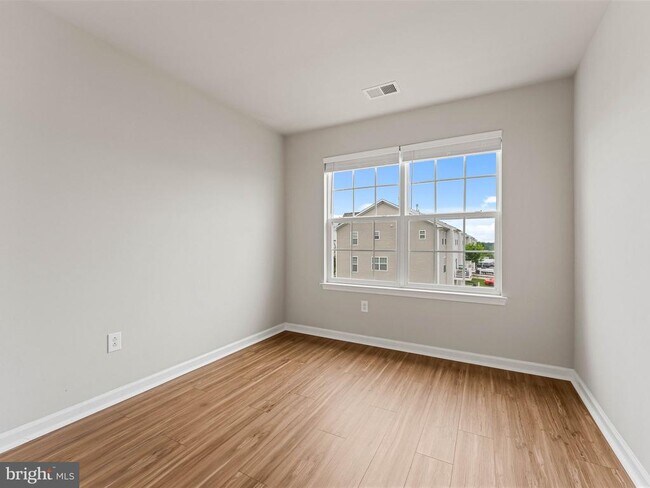 Building Photo - 1126 Munyon Dr
