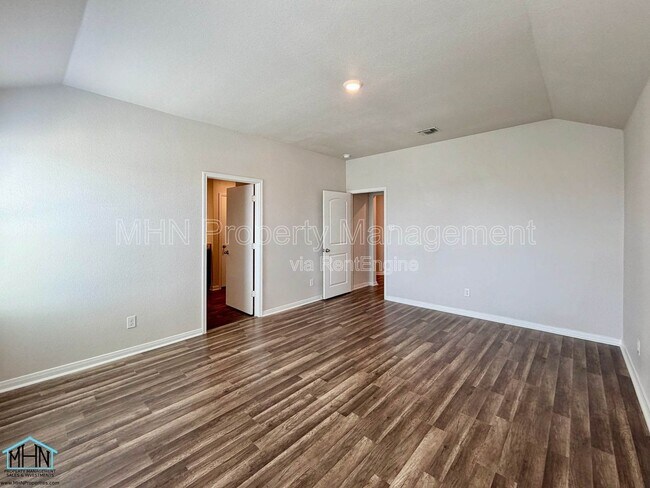 Building Photo - 10950 Chippewa Trce