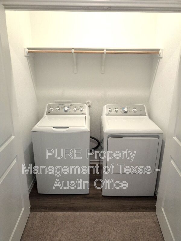 Building Photo - 12925 Michigan Shrs Trce