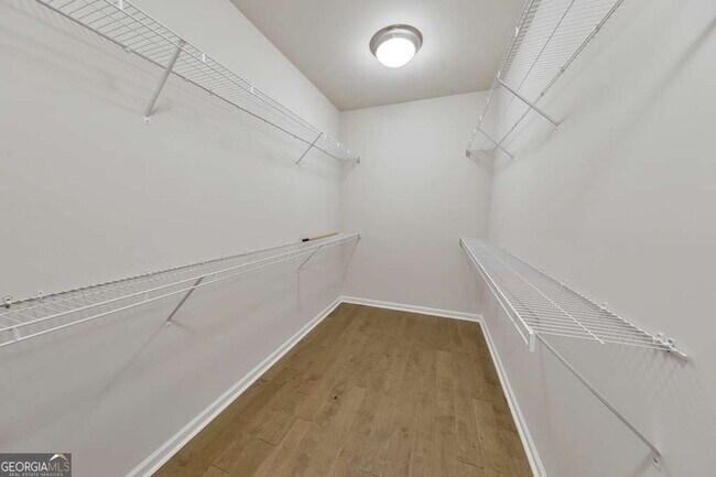 Building Photo - 413 Bishop Ln