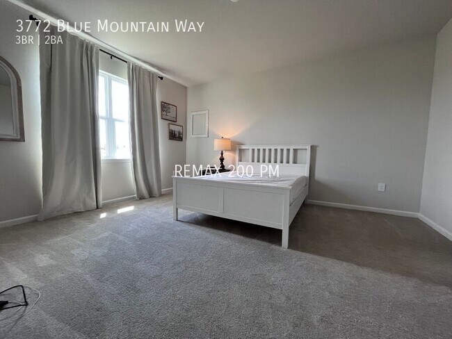 Building Photo - 3772 Blue Mountain Wy
