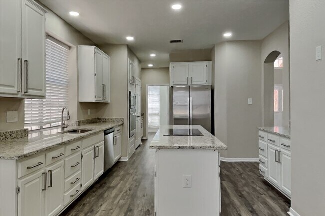 Building Photo - 17126 Hamilwood Dr