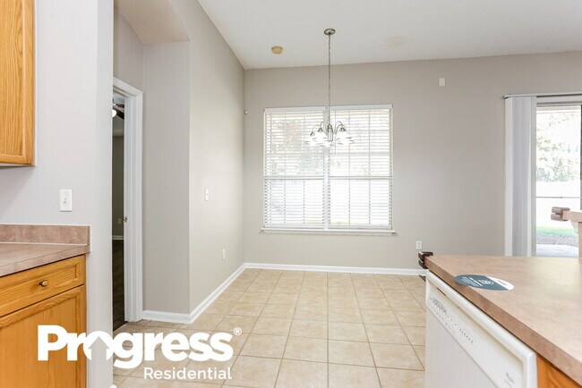 Building Photo - 667 Bonaparte Dr