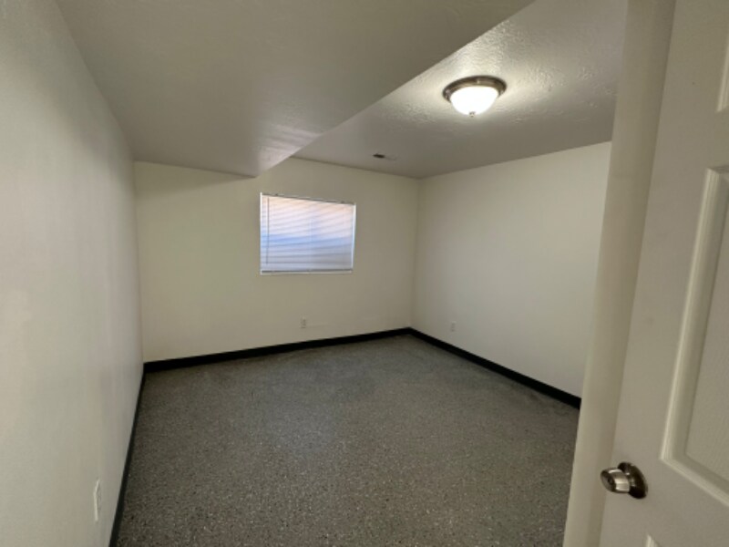 Building Photo - 535 W 400 N