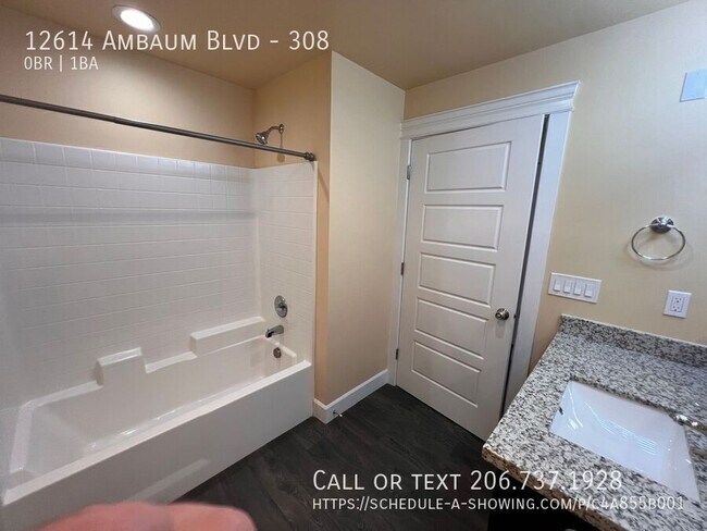 Building Photo - 12614 Ambaum Blvd SW