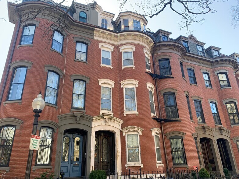 Primary Photo - 6 Rutland Sq