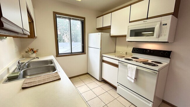 Interior Photo - Evans Place 2