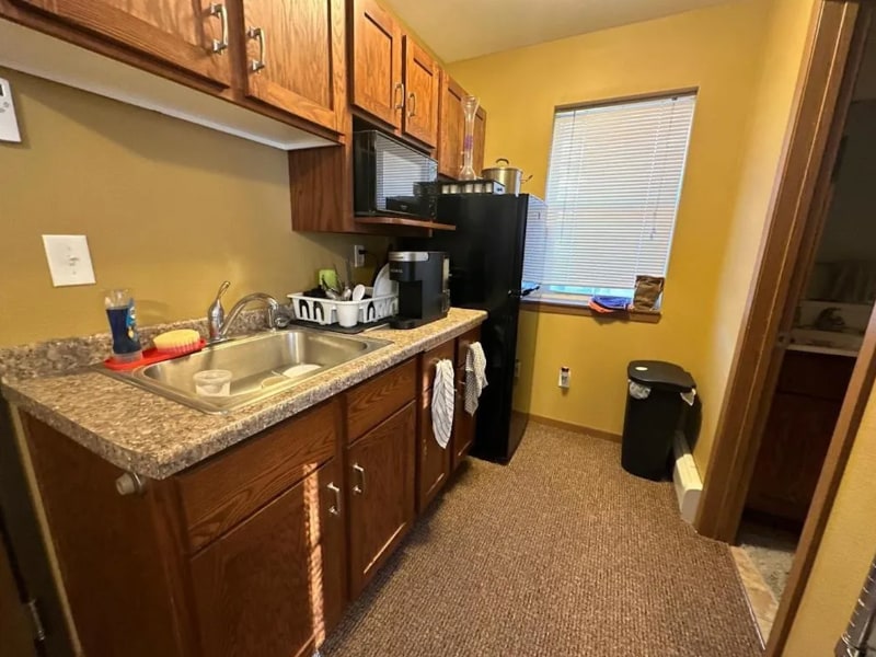 Building Photo - 516 6th St S