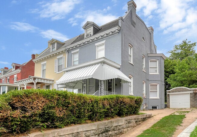 Front Exterior - 451 Park Rd NW