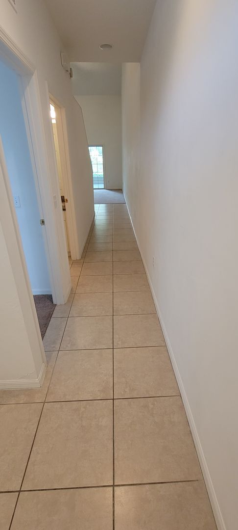 Building Photo - Charming 2/2 townhouse in Eagle Trace