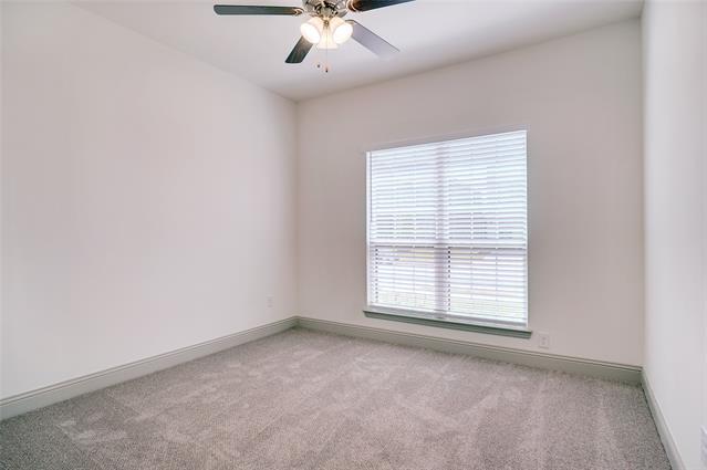 Building Photo - 219 Community Dr