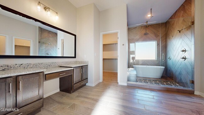 Building Photo - 500 La Entrada Cir