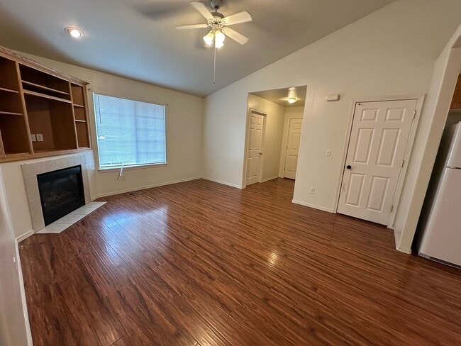 Building Photo - 2 Bedroom 2 Bath Home In South West Albany