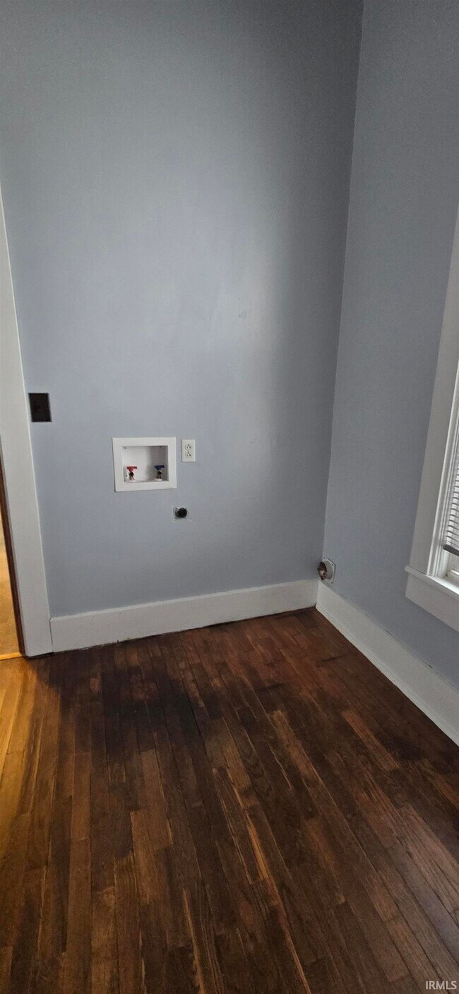 Building Photo - 9750 S Packerton Rd