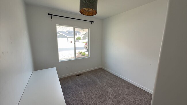 Building Photo - 8285 Lakeshore Dr