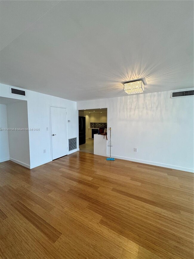 Building Photo - 1470 NE 125th Terrace