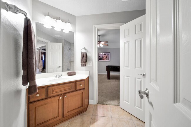 Building Photo - 5902 Royal Hill Ct