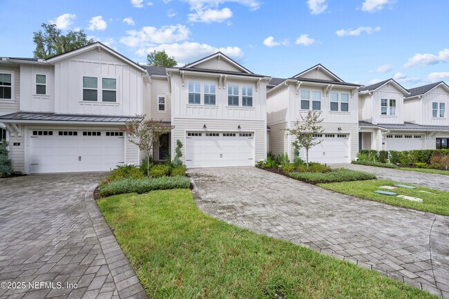 Building Photo - 23 Oak Pk Dr