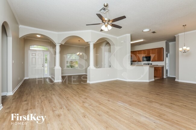 Building Photo - 34333 Shadewood Cir