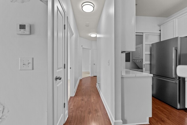 Building Photo - 8441 Callabee Way