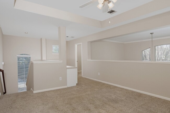 Building Photo - 50 E Pipers Green St