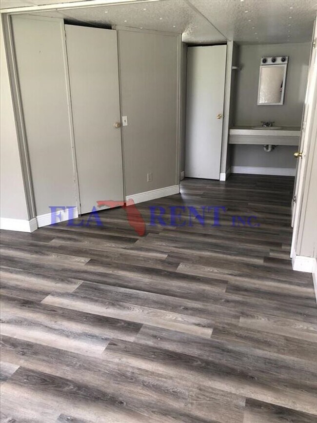 Building Photo - Coming Soon....3/2 Manufactured home with fenced in yard/ Bithlo area