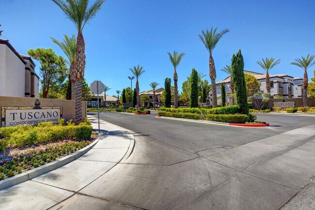 Building Photo - Charming 1 bedroom Condo with full size Ga...