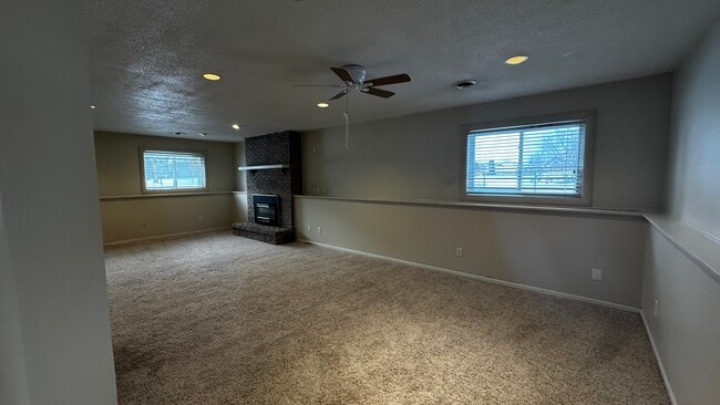 Building Photo - 8700 Loch Lomond Blvd