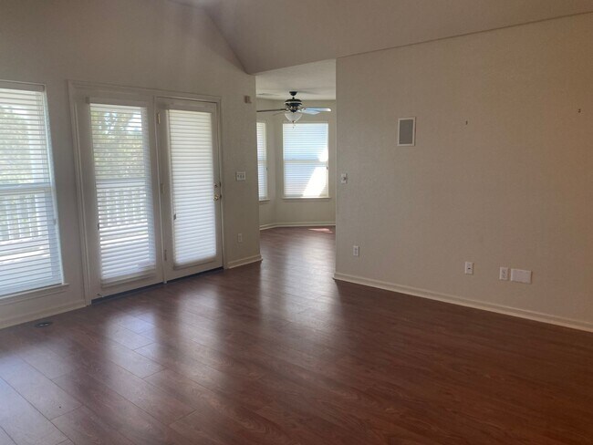 Building Photo - Beautiful Lakefront Home in the Vineyard! 55+ community