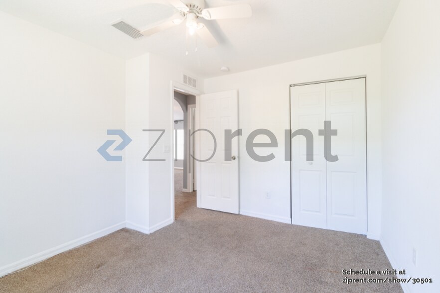 Building Photo - 1345 17th Ln SW