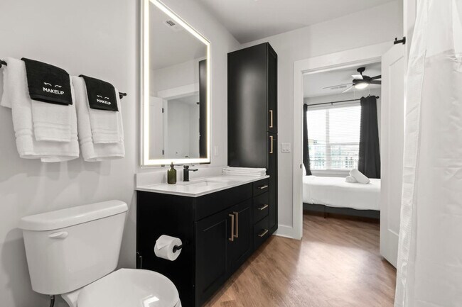 Building Photo - 2317 W Grace St