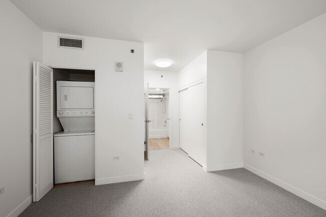 Building Photo - One Bedroom in Heart of Little Italy!